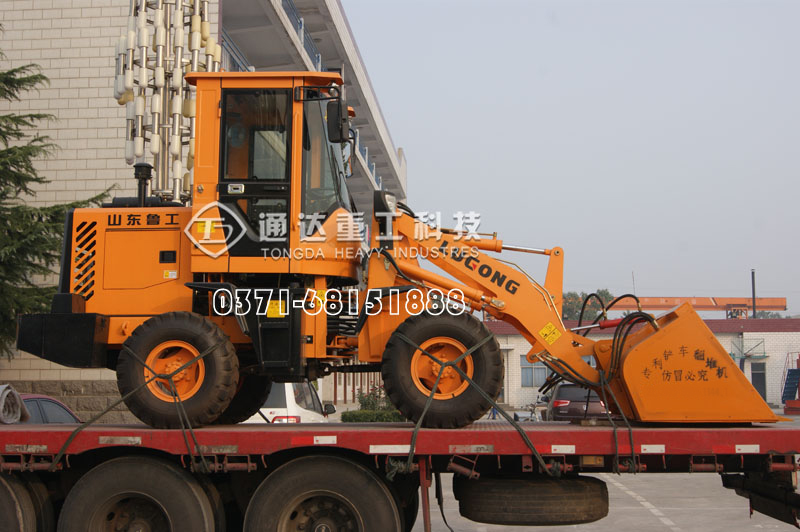 廣東客戶鏟車翻拋機(jī)發(fā)貨